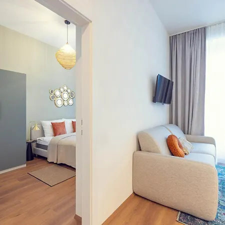 Apartamento Leonart Living 14 *